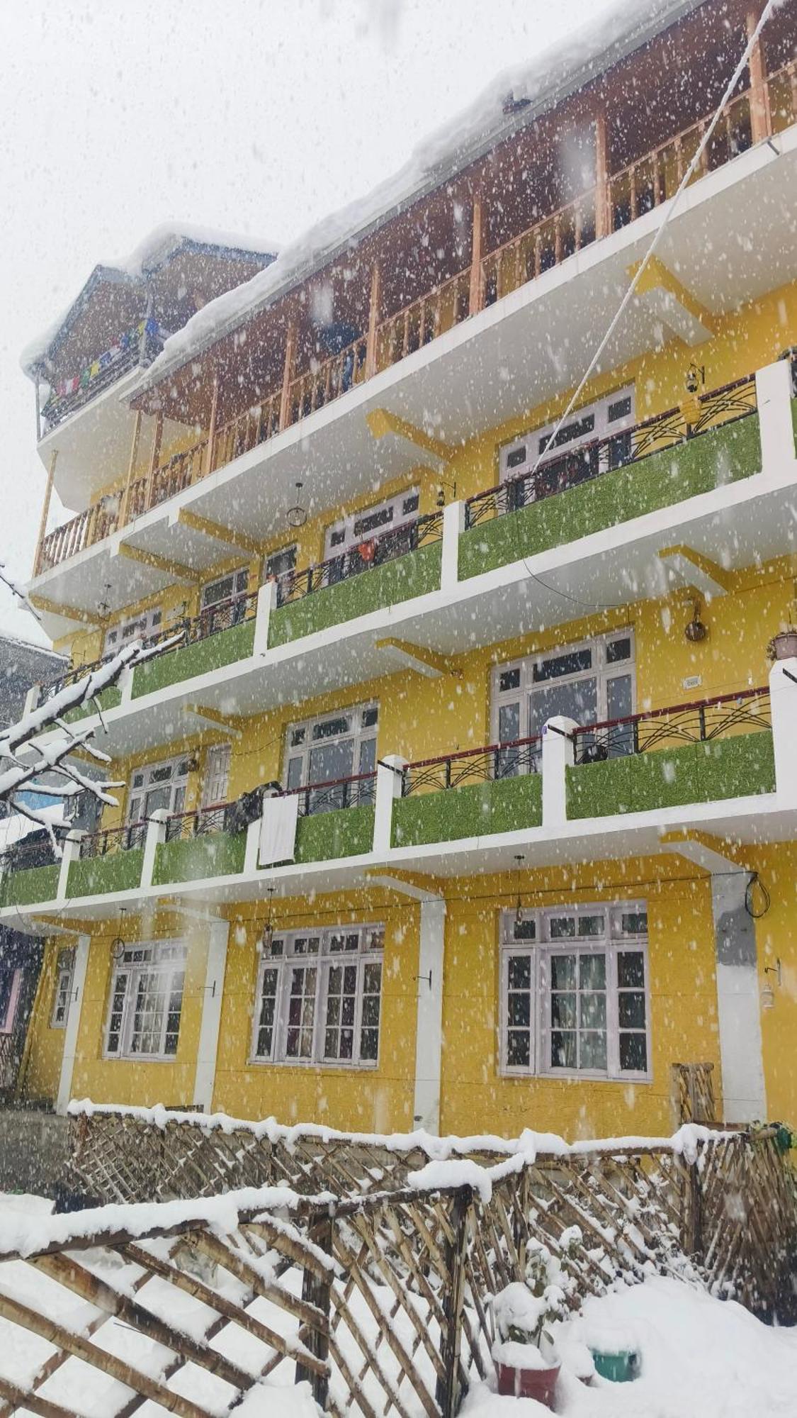 The Homstel Manali Hostel Exterior foto